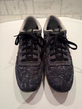 New Balance 620, Purple & Black Patterned Sneakers
